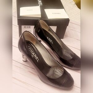✨️CHANEL✨️ Black leather Heels